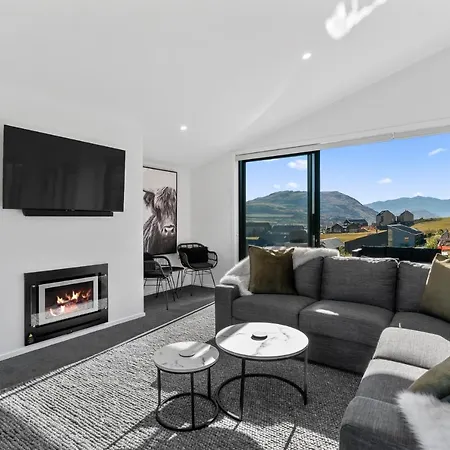 A Remarkable Stay - Jack'S Point Holiday Home